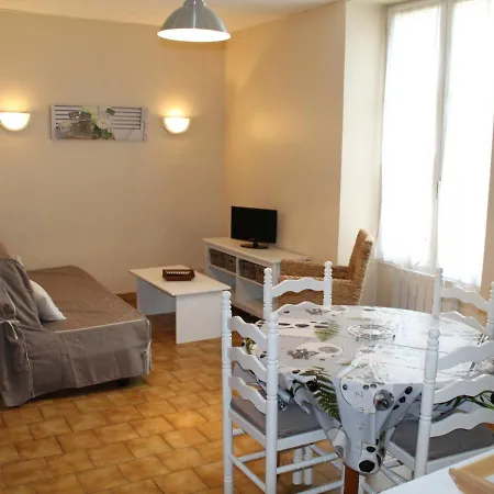 T2 Lumineux Au Centre-ville De La Roche-posay, Proche Thermes, Avec Wi-fi Et Lave-linge - Fr-1-541-1