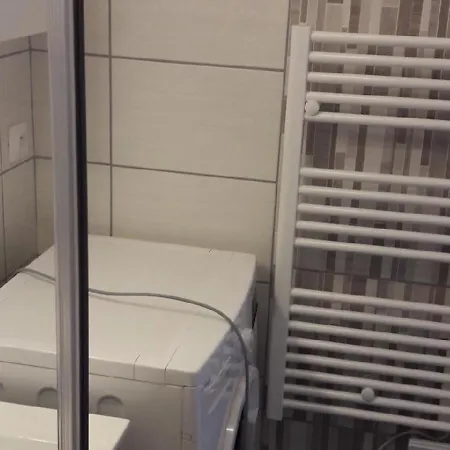 Apartamento T2 Lumineux Au Centre-ville De La Roche-posay, Proche Thermes, Avec Wi-fi Et Lave-linge - Fr-1-541-1 *